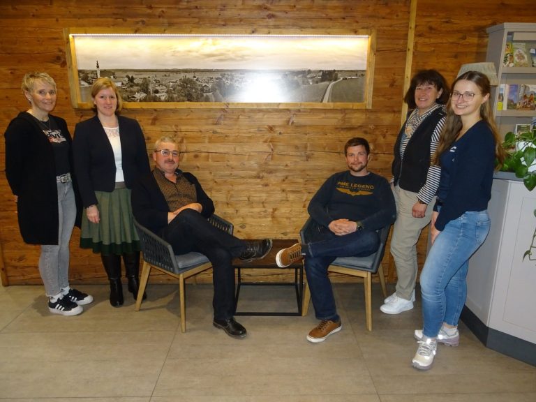 Von links: Rita Obermeier, Corinna Heiß, Margit Wolfgruber, Franz Mayer, Andrea Hartl, Elisabeth Leitner